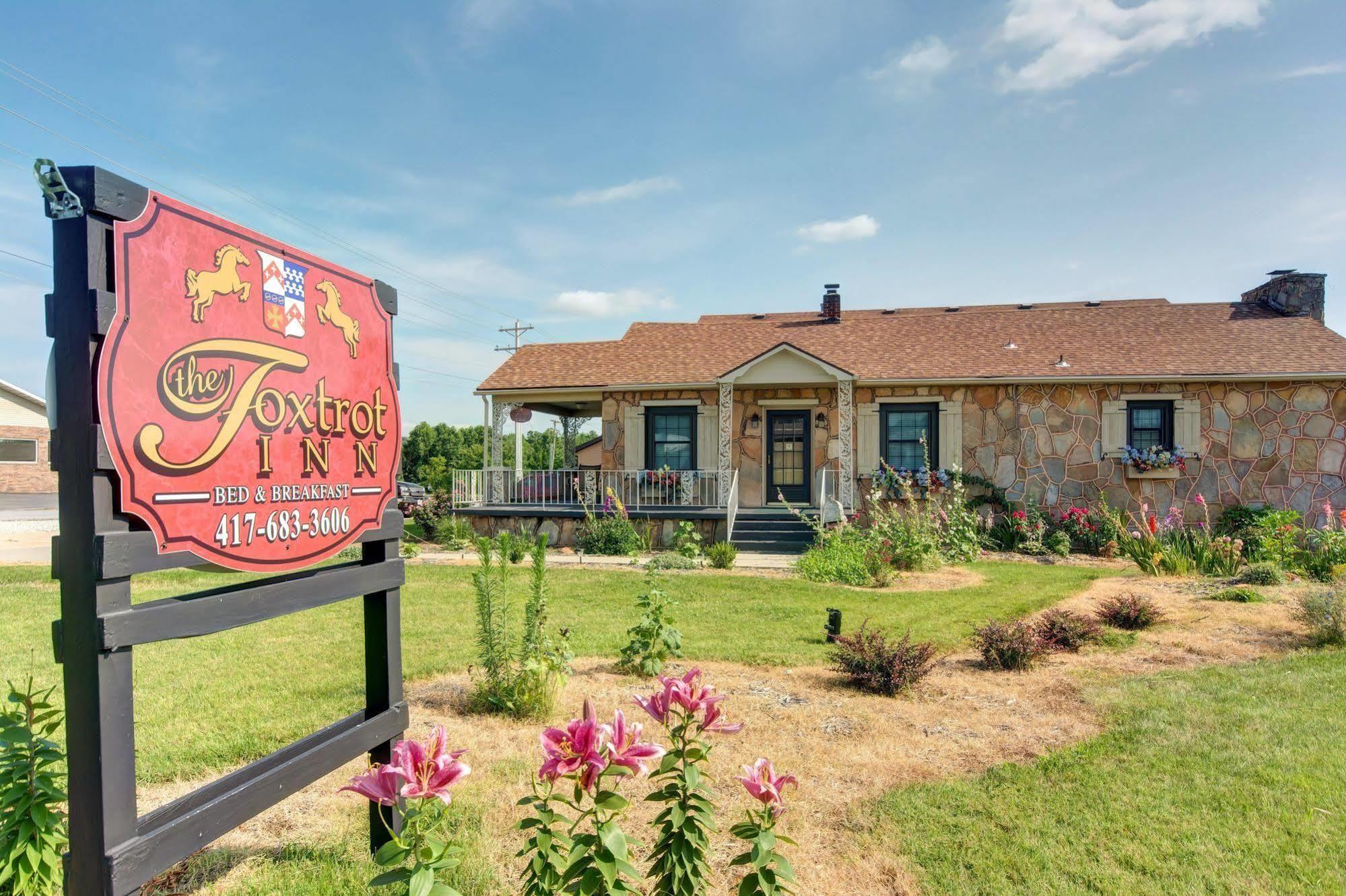 The Foxtrot Inn Ava Buitenkant foto